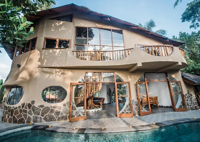 Nautilus Treehouse Villa